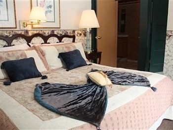 The Historic Brook Forest Inn 에버그린 외부 사진