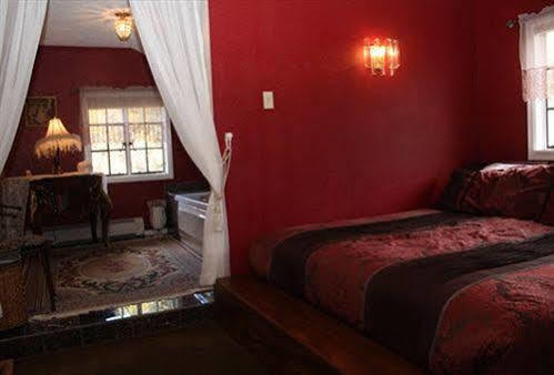The Historic Brook Forest Inn 에버그린 외부 사진