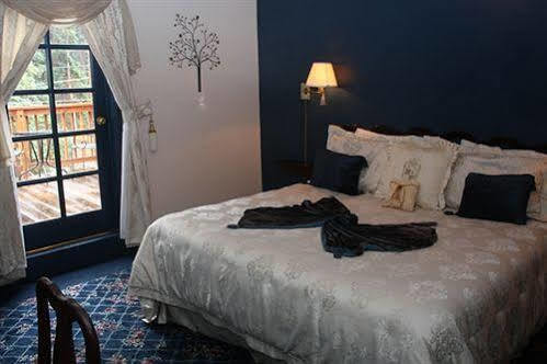 The Historic Brook Forest Inn 에버그린 외부 사진