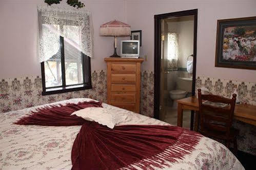 The Historic Brook Forest Inn 에버그린 외부 사진